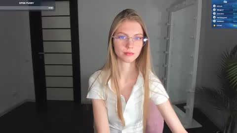 Snapshot of phoebepaw chatting on February 2025 09:13:02 AM Phoebe online show from February 2025 09:13:02 AM