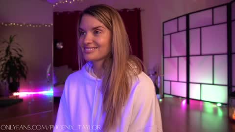 Snapshot of phoenix_taylor chatting on December 2024 05:37:01 AM PHOENIX TAYLOR online show from December 2024 05:37:01 AM