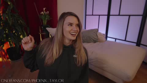 Snapshot of phoenix_taylor chatting on January 2025 02:15:01 AM PHOENIX TAYLOR online show from January 2025 02:15:01 AM