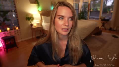 Snapshot of phoenix_taylor chatting on October 2025 01:39:02 AM PHOENIX TAYLOR online show from October 2025 01:39:02 AM