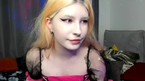 Phoenixvale Pls follow me online show from November 2025 04:07:02 PM