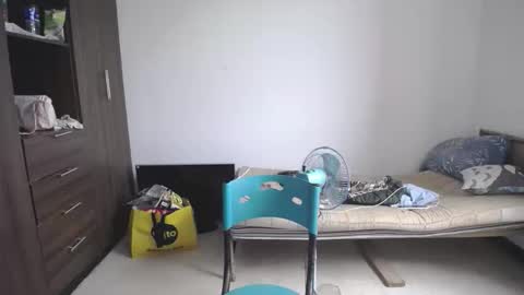 izzy online show from April 2026 07:03:02 PM