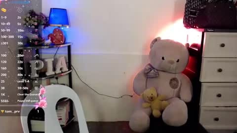 Pia online show from February 2025 01:10:02 PM