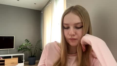 Snapshot of piastonesifer chatting on June 2026 11:14:02 PM Kristie online show from June 2026 11:14:02 PM