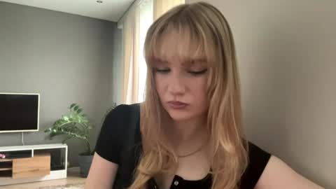 Snapshot of piastonesifer chatting on June 2026 11:42:01 PM Kristie online show from June 2026 11:42:01 PM