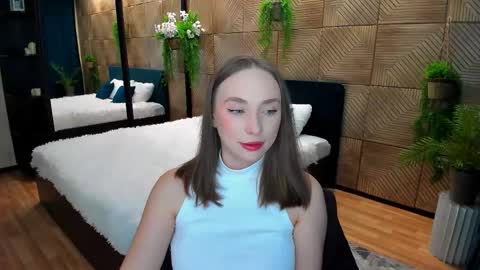 Emelie online show from November 2025 04:29:02 PM