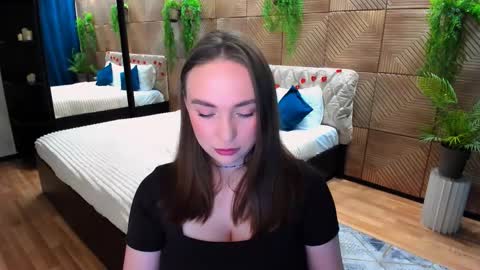 Emelie online show from February 2026 10:27:01 AM