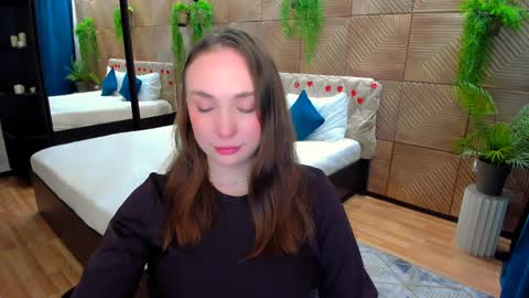 Emelie online show from April 2026 04:23:01 PM