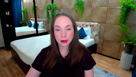 Emelie online show from April 2026 10:10:01 AM