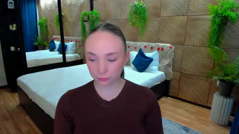 Emelie online show from April 2026 10:21:01 AM