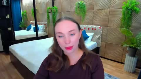 Emelie online show from April 2026 04:21:02 PM