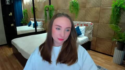 Emelie online show from April 2026 10:18:01 AM