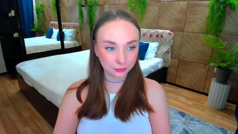 Emelie online show from May 2026 04:34:02 PM