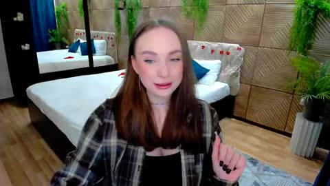 Emelie online show from June 2026 10:04:01 AM