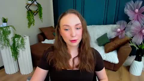 Emelie online show from June 2026 07:39:01 AM