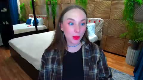 Emelie online show from June 2026 07:15:01 PM