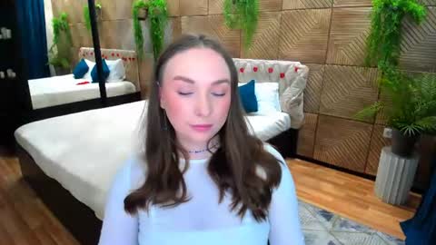 Emelie online show from June 2026 10:25:01 AM