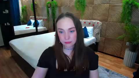 Emelie online show from June 2026 11:38:01 AM