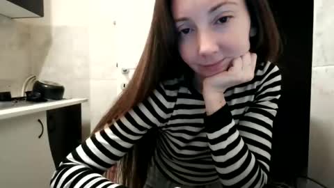 Moonie online show from April 2026 07:11:02 PM