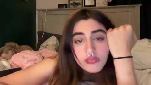 Snapshot of pierced_baby420 chatting on September 2025 04:06:01 AM pierced_baby420 online show from September 2025 04:06:01 AM