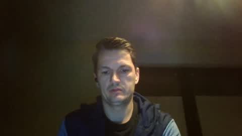 Snapshot of piercingsxxx chatting on January 2025 06:44:01 PM piercingsxxx online show from January 2025 06:44:01 PM