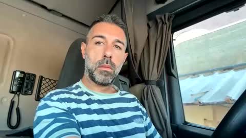 Snapshot of pierotu chatting on September 2025 05:33:01 AM pierotu online show from September 2025 05:33:01 AM