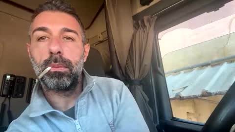 Snapshot of pierotu chatting on November 2025 09:09:01 AM pierotu online show from November 2025 09:09:01 AM