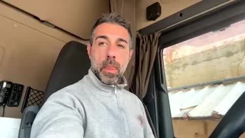 Snapshot of pierotu chatting on January 2026 11:35:01 AM pierotu online show from January 2026 11:35:01 AM