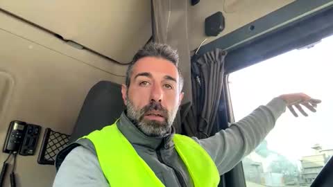 Snapshot of pierotu chatting on January 2026 08:51:02 AM pierotu online show from January 2026 08:51:02 AM