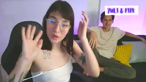 Snapshot of pifex chatting on January 2026 02:37:02 AM GAMER COUPLE online show from January 2026 02:37:02 AM