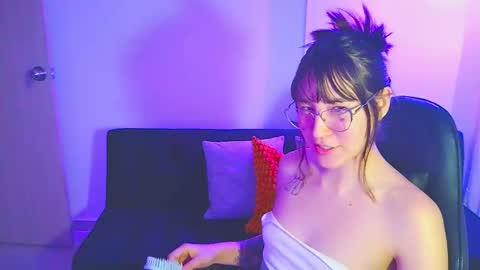 Snapshot of pifex chatting on February 2026 02:08:02 AM GAMER COUPLE online show from February 2026 02:08:02 AM