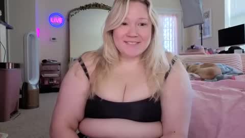 Piggy Rose online show from April 2026 04:55:01 PM