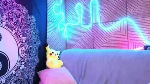 Sonya online show from April 2026 10:23:02 PM