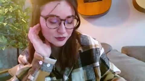 Snapshot of pillogoddess chatting on November 2025 12:25:01 AM PilloGoddess online show from November 2025 12:25:01 AM