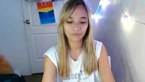 Snapshot of pinay_beauty14 chatting on February 2025 01:28:01 PM pinay beauty14 online show from February 2025 01:28:01 PM