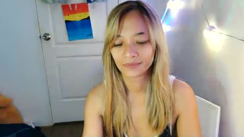Snapshot of pinay_beauty14 chatting on February 2025 11:04:02 PM pinay beauty14 online show from February 2025 11:04:02 PM