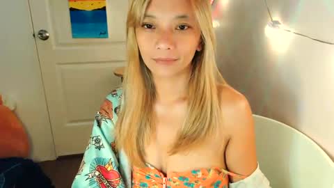 Snapshot of pinay_beauty14 chatting on February 2025 11:54:01 PM pinay beauty14 online show from February 2025 11:54:01 PM
