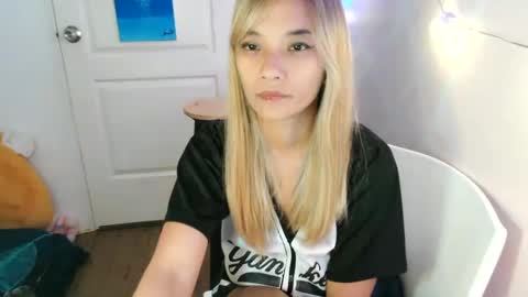 Snapshot of pinay_beauty14 chatting on February 2025 12:02:02 PM pinay beauty14 online show from February 2025 12:02:02 PM