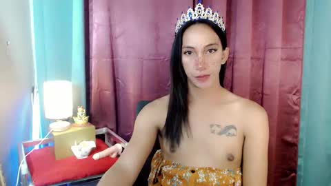 lucyLove online show from April 2026 02:04:02 AM