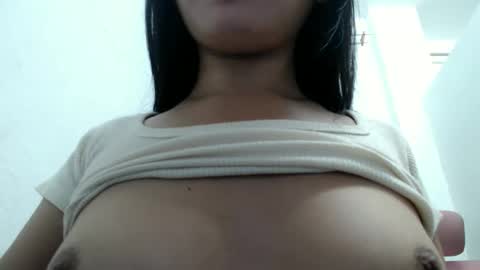 Snapshot of pinay_pearl chatting on December 2025 12:04:01 AM Pearly online show from December 2025 12:04:01 AM