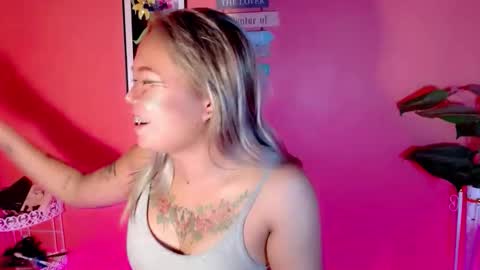 Snapshot of pinay_sweetlenatashaxx chatting on October 2025 09:37:01 PM call me natasha online show from October 2025 09:37:01 PM