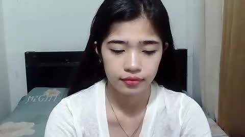 Snapshot of pinaycutie_sylvia chatting on October 2025 11:13:01 PM Via online show from October 2025 11:13:01 PM