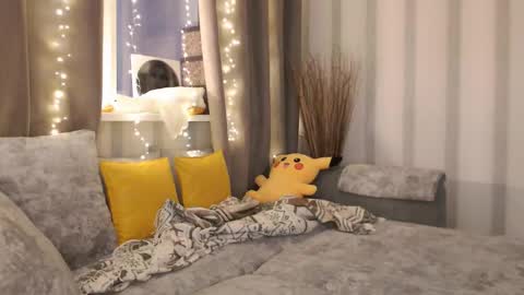       online show from December 2024 04:09:01 AM