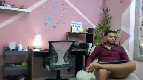 pineappleflipped online show from August 2026 03:08:02 AM