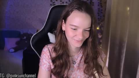 Stephanie online show from November 2025 07:15:01 PM