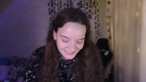 Stephanie online show from December 2025 05:18:02 PM