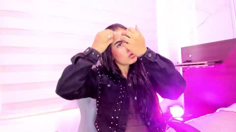 pink_as online show from October 2025 01:39:02 PM