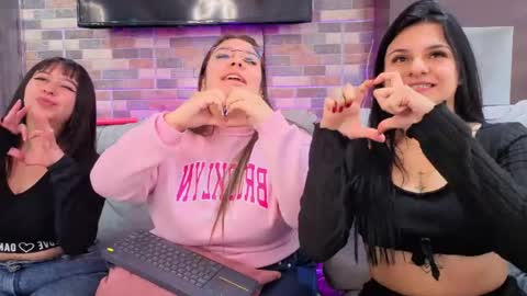 pink_as online show from June 2026 03:33:01 PM