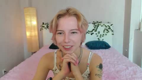 Snapshot of pink_lila18 chatting on September 2025 08:03:01 AM pink_lila18 online show from September 2025 08:03:01 AM