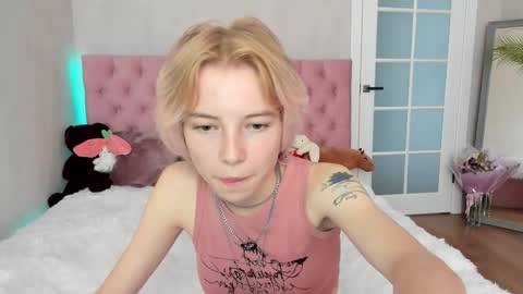 Snapshot of pink_lila18 chatting on September 2025 09:42:02 AM pink_lila18 online show from September 2025 09:42:02 AM